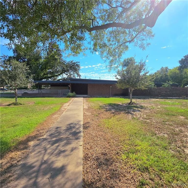 Property Photo:  501 W Rosemary Avenue  TX 78577