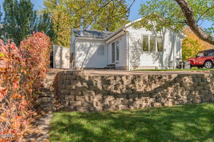 Property Photo: 1157 B Avenue W ND 58501