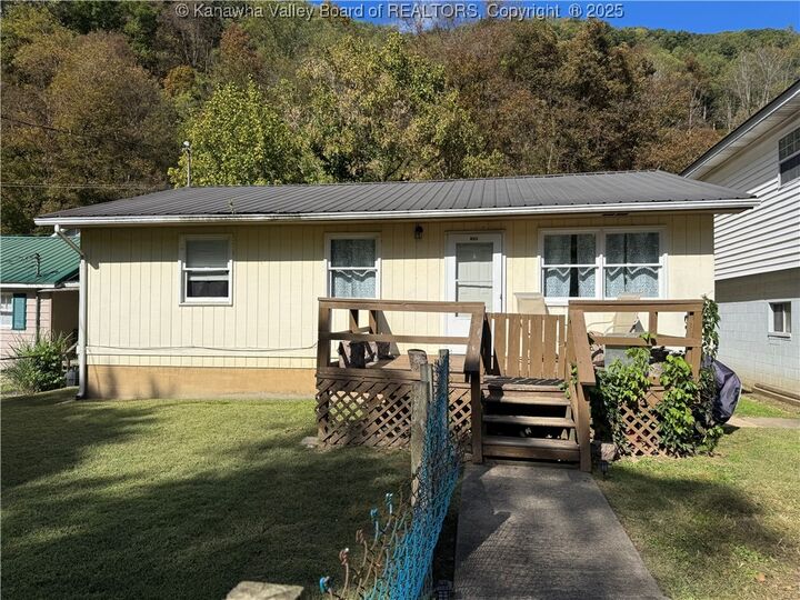Property Photo:  725-727 Bays Drive  WV 25306