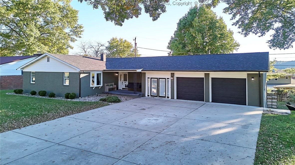 Property Photo: 618 Fitzhugh Street WV 26164