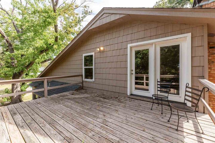 Property Photo:  3020 NE Kingsbriar Dr  OK 73507