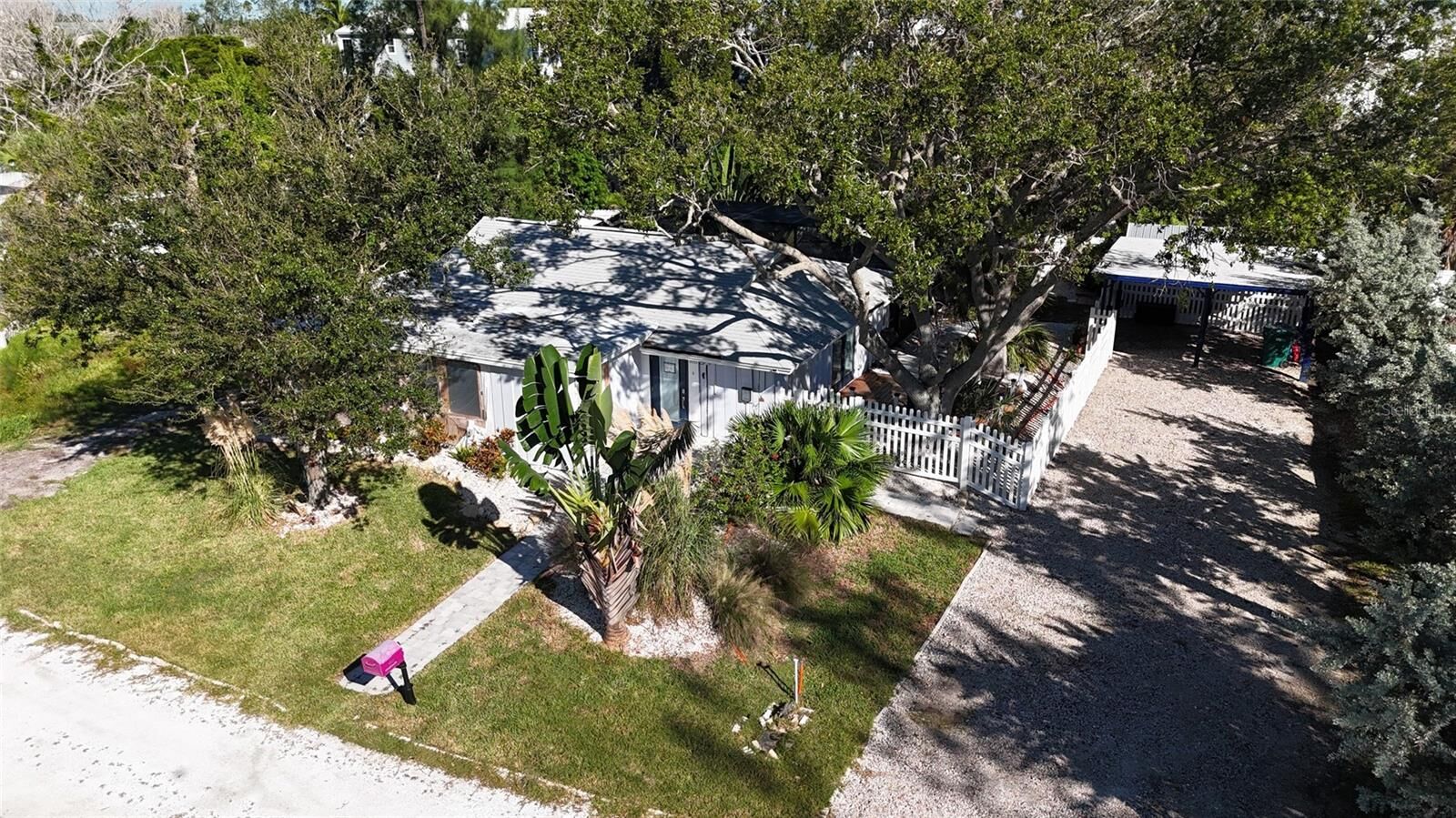 Property Photo: 531 Edlee Lane FL 34228