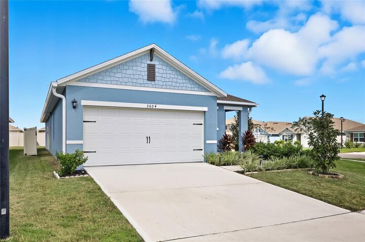 Property Photo:  3604 Sungrove Circle  FL 32771 