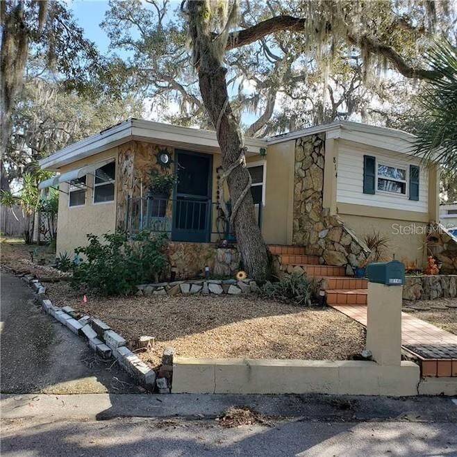 814 Elkan Drive  Tarpon Springs FL 34689 photo