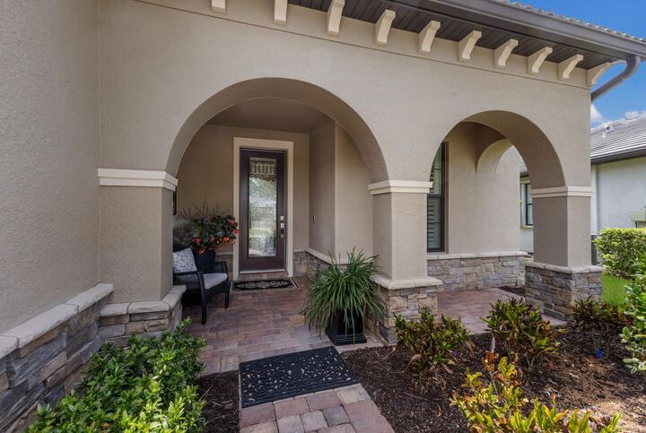 Property Photo:  5583 Rain Lily Court  FL 34238 