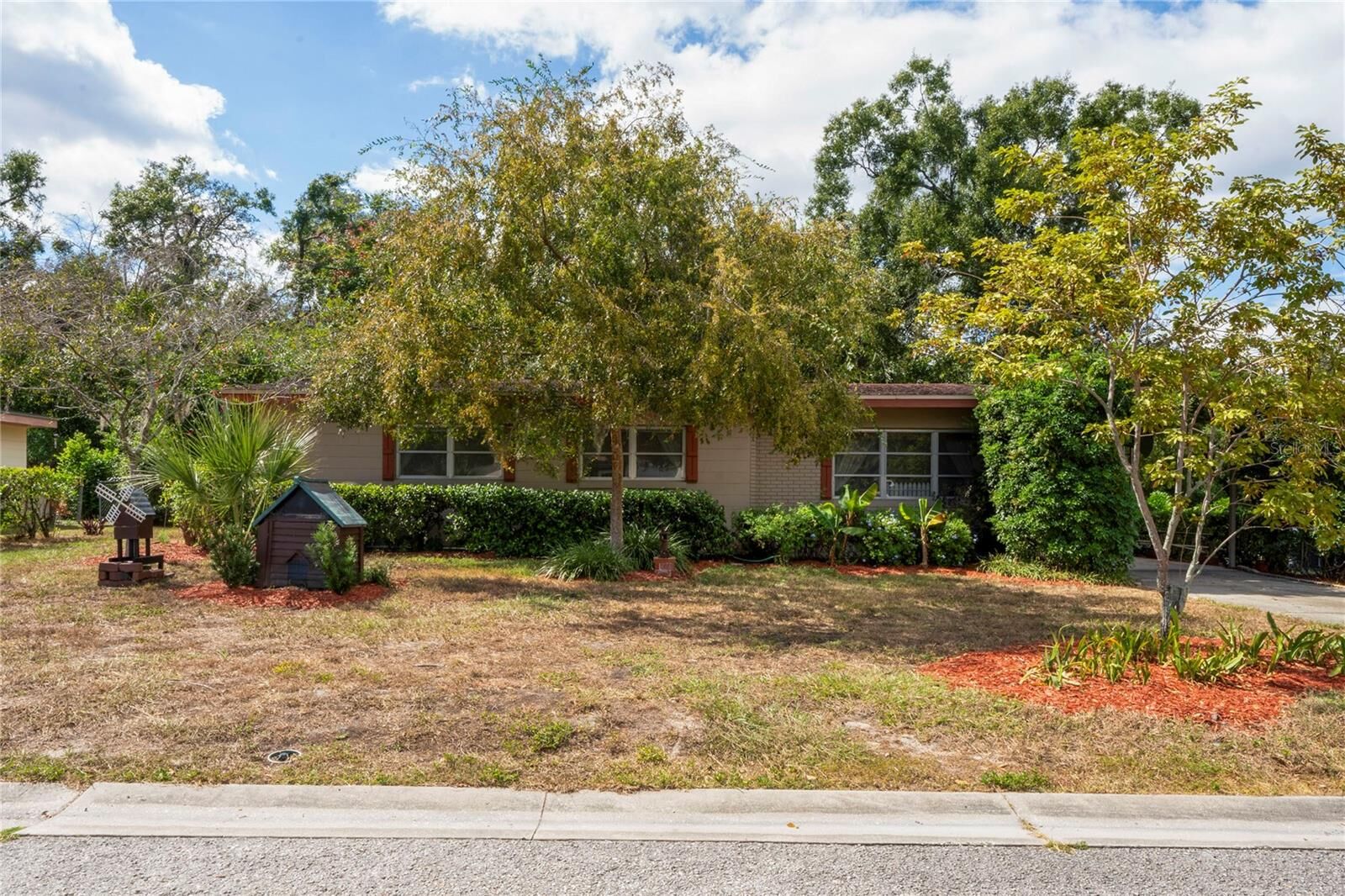 Property Photo:  8016 Sharon Drive  FL 33617 