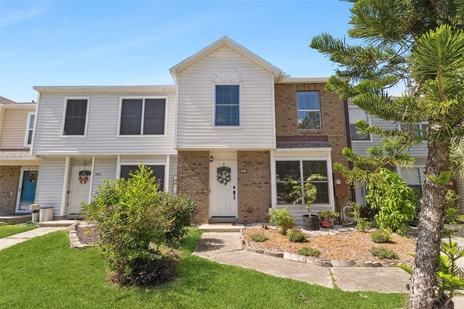 Property Photo: 594 Green Spring Circle FL 32708