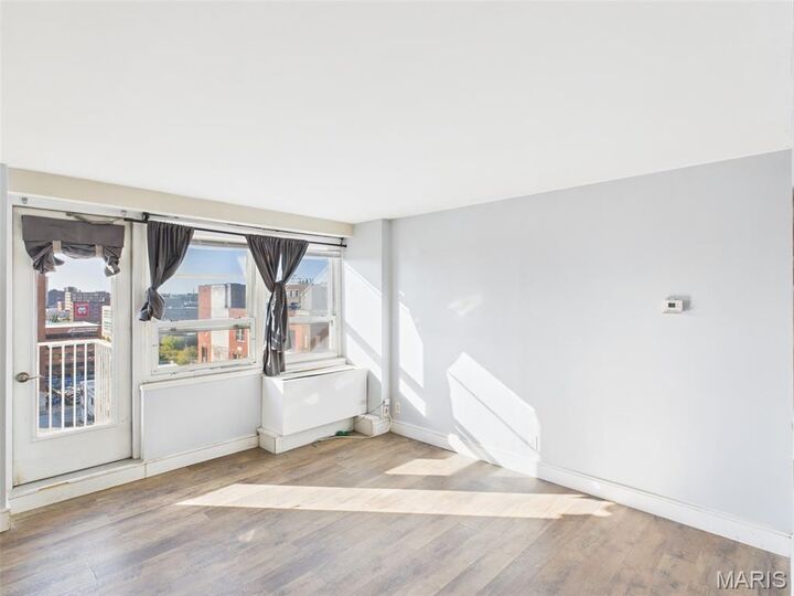 Property Photo: 210 N 17th Street 1009 MO 63103