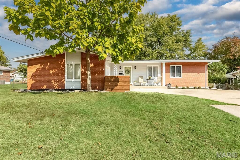 Property Photo: 2532 Chartom Mar Drive MO 63301