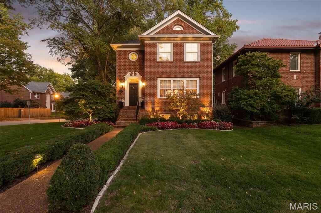 Property Photo: 420 W Point Court MO 63130