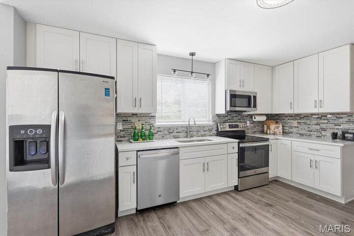 Property Photo: 1718 Pheasant Run Drive MO 63043