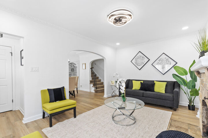 Property Photo:  1229 W Olive St  WI 53209 