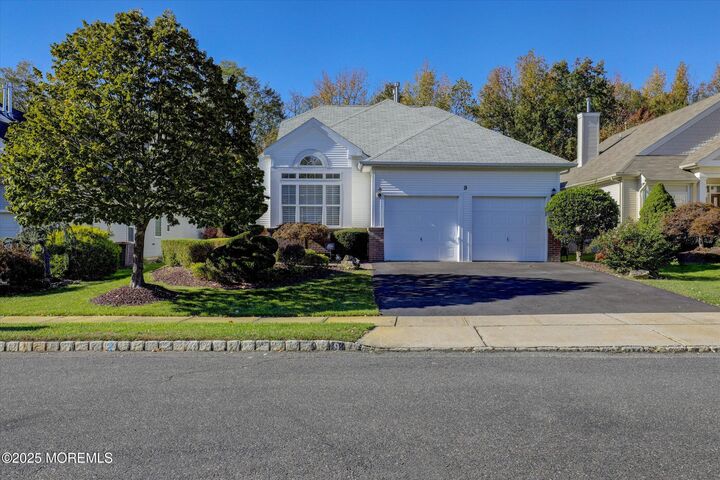 9 Gainsborough Court  Manalapan NJ 07726 photo
