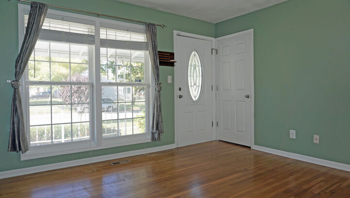 Property Photo: 1404 Fall River Road MI 48198