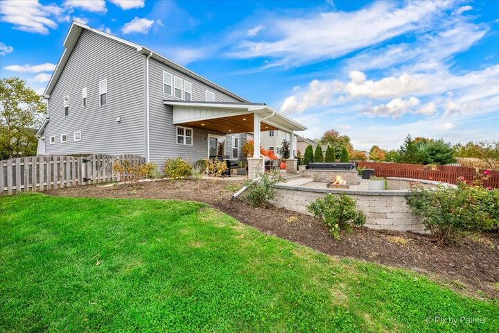 Property Photo:  2964 Carlisle Lane  IL 60542