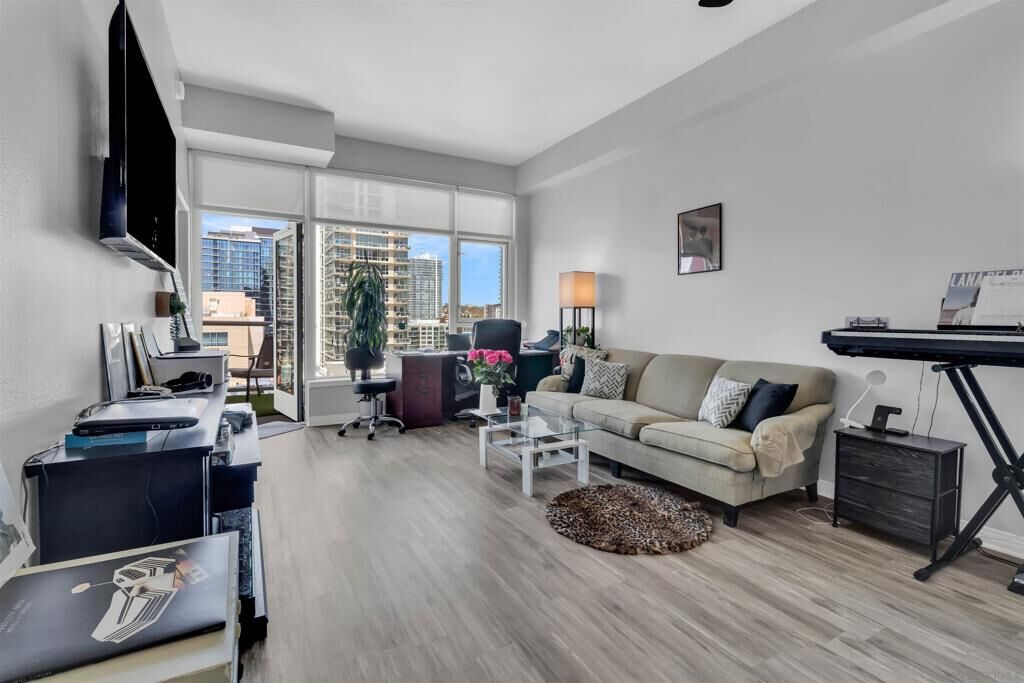 Property Photo:  427 9th Ave 1308  CA 92101 