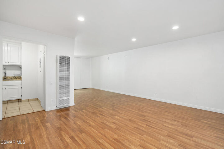 Property Photo: 31567 Lindero Canyon Road 6 CA 91361