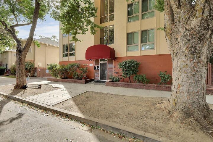 Property Photo:  2320 P Street  CA 95816 