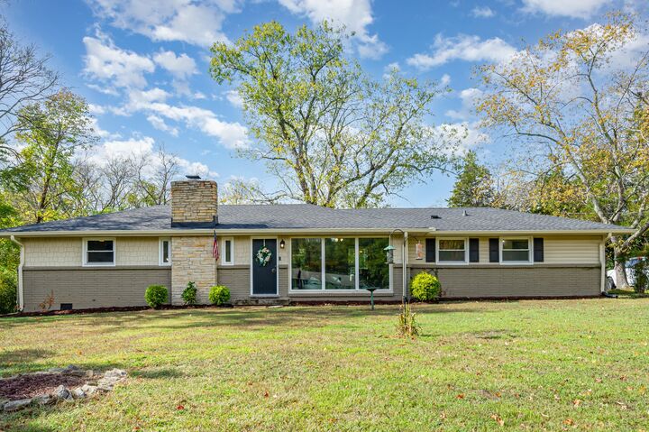 Property Photo:  121 Riviera Dr  TN 37075 