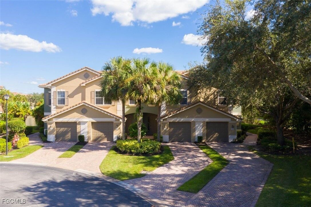 Property Photo:  3100 Cottonwood Bend 1902  FL 33905 