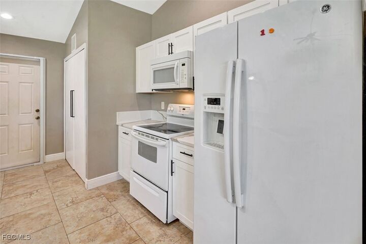 1702 SW 12th Lane  Cape Coral FL 33991 photo