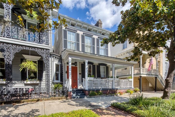 Property Photo:  214 E Liberty Street  GA 31401 