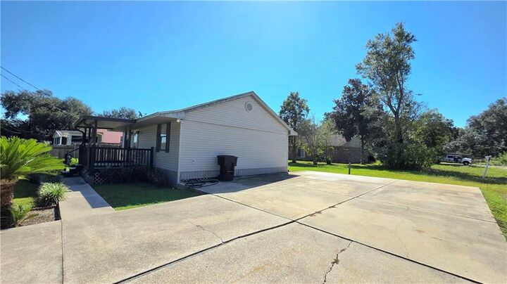 Property Photo: 113 Apricot Street LA 70037
