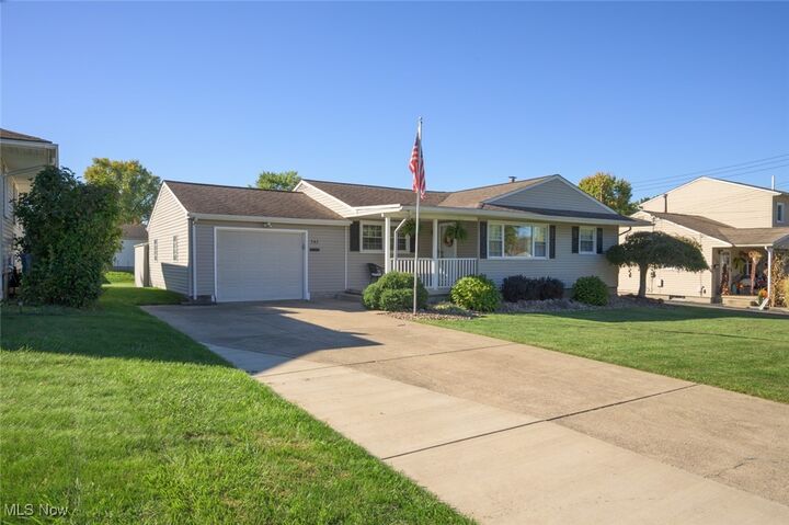 Property Photo:  742 Dresden Drive  OH 44425