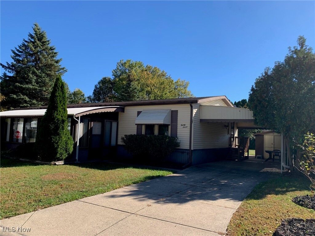 Property Photo: 27 Sycamore Drive OH 44138