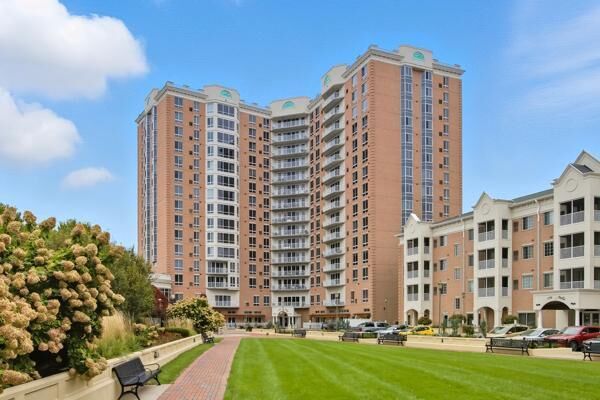 Property Photo: 6600 Lyndale Avenue S 806 MN 55423