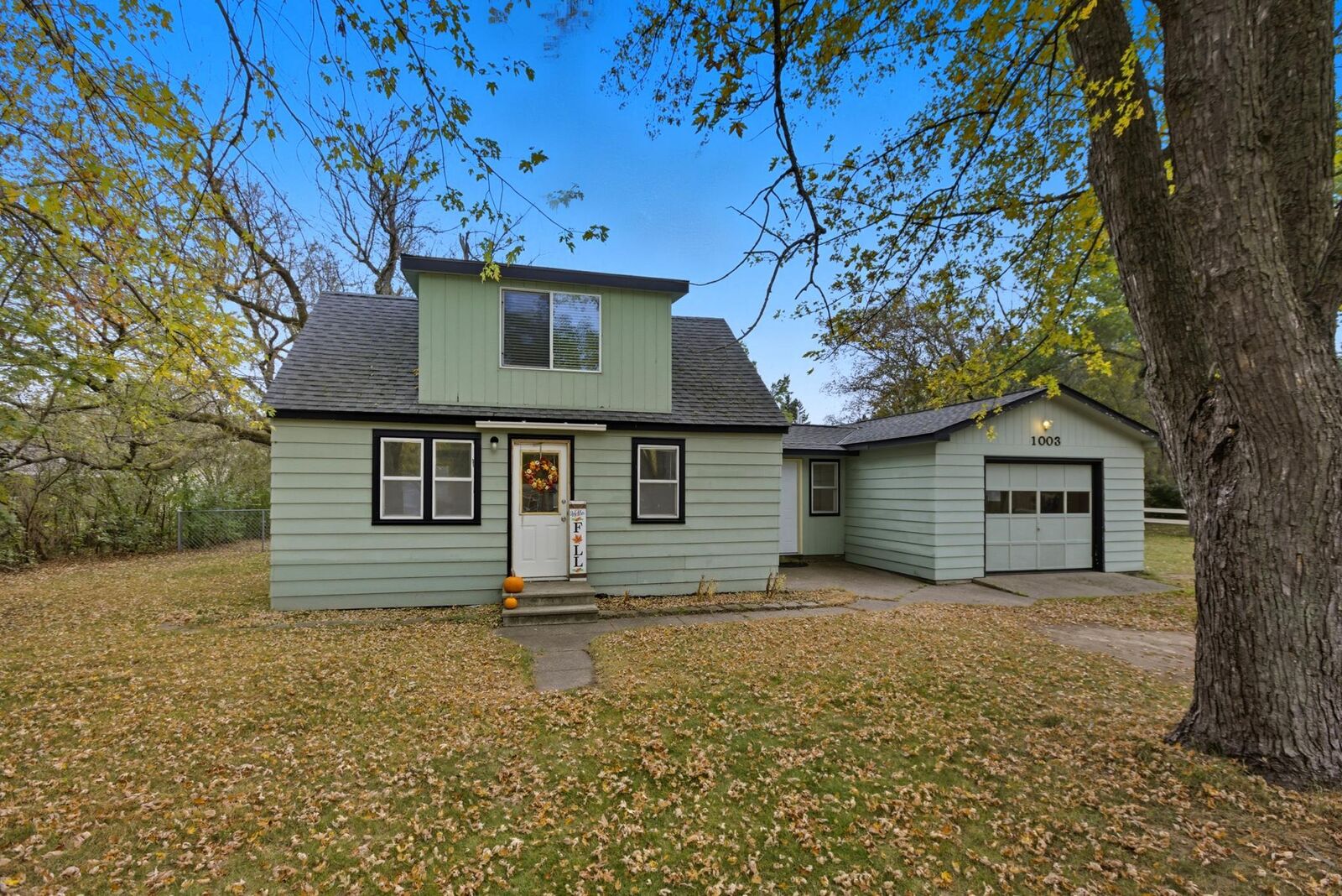 Property Photo: 1003 12th Street N MN 55371
