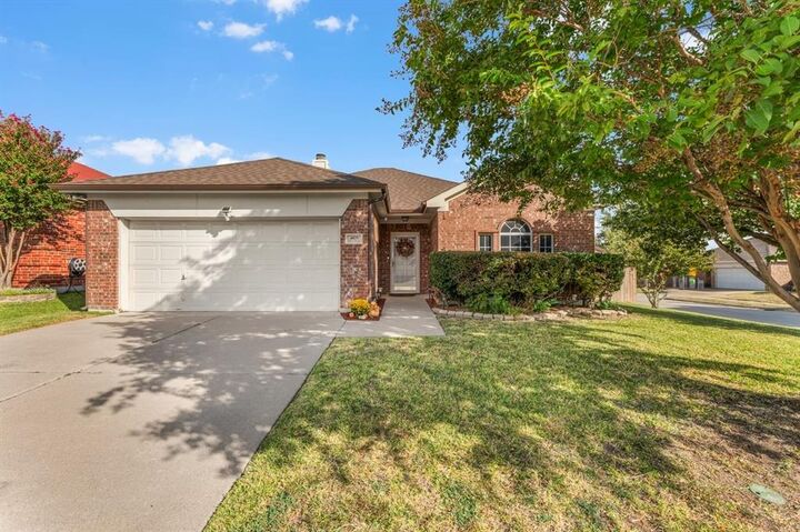 Property Photo:  4029 Tallgrass Trail  TX 76244
