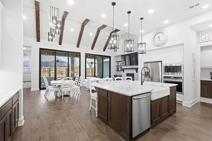 Property Photo: 425 Arcane Street TX 75165