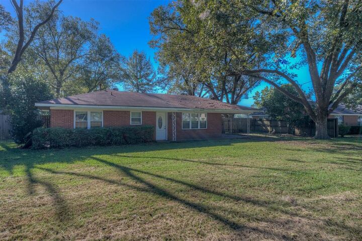 Property Photo: 1034 Mill Street LA 71068