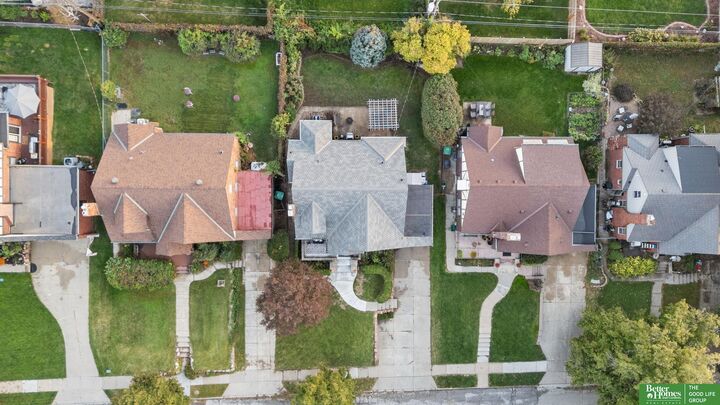 Property Photo: 4551 Walnut Street NE 68106