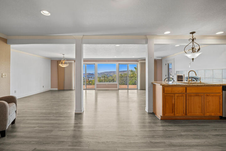 Property Photo: 2050 Auburn Street OR 97601