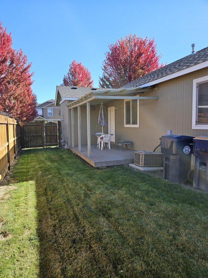 Property Photo: 1297 NE 3rd Street OR 97756