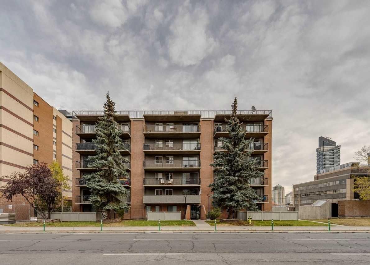 Property Photo: 1320 12 Avenue SW 401 AB T3C 3R6