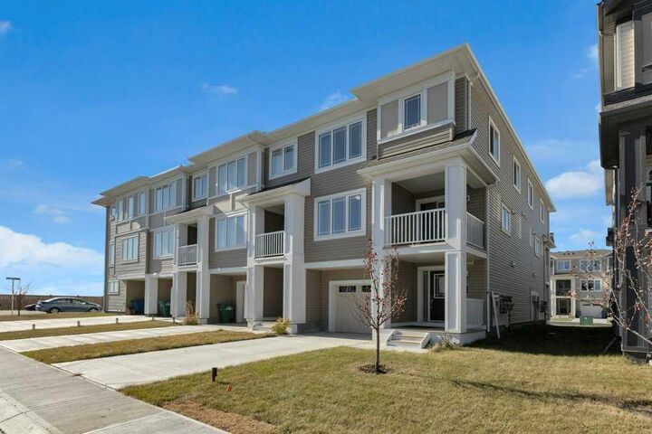 Property Photo: 827 Windbury Street SW AB T4B 3T1