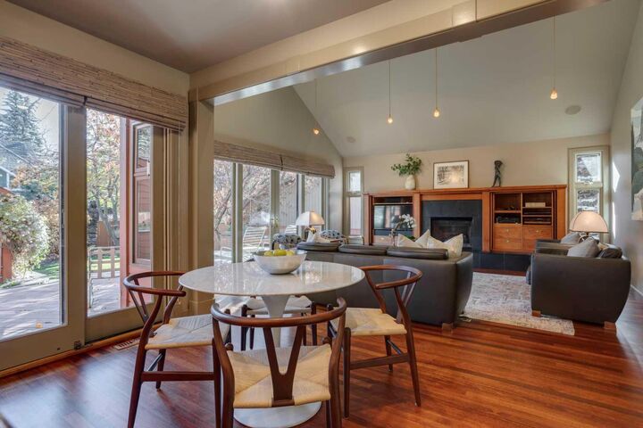 Photo de la propriété: 3630 7 Street SW AB T2T 2Y1