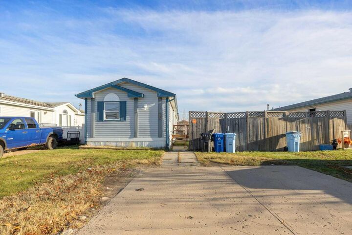 125 Waterhouse Street  Fort McMurray AB T9K 0G1 photo