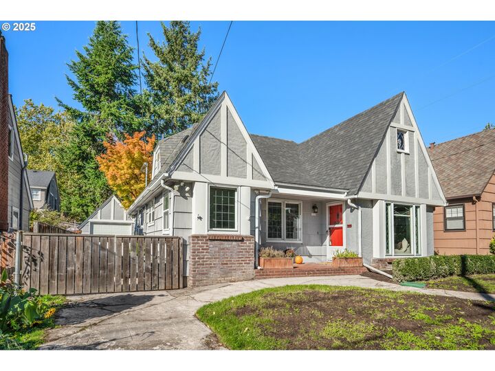 Property Photo: 2025 NE 56th Ave OR 97213
