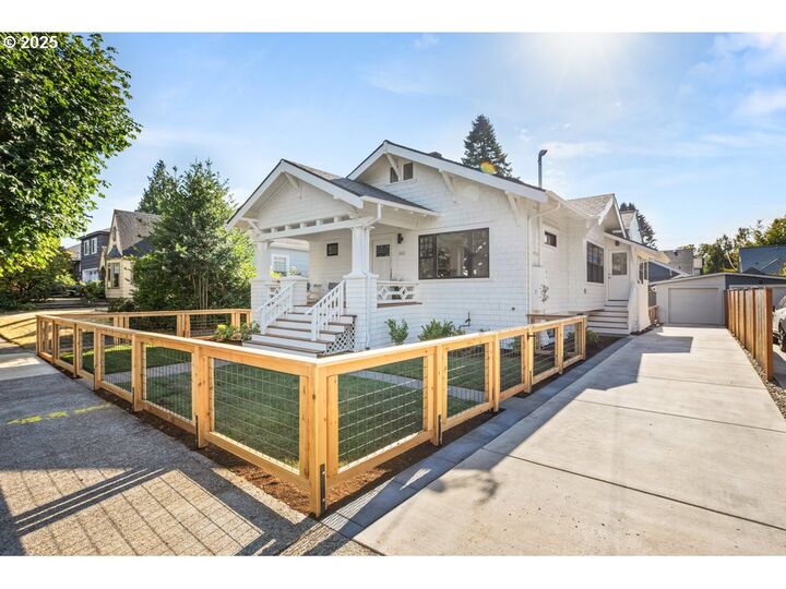 Property Photo: 2415 NE 38th Ave A OR 97212