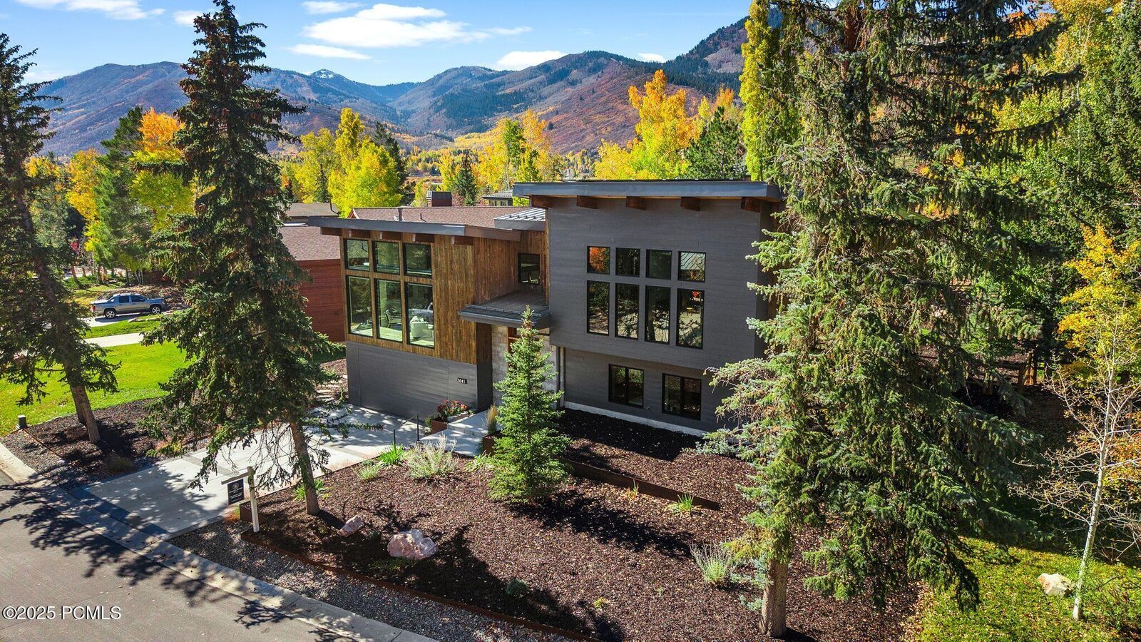 Property Photo:  3041 Oak Rim Lane  UT 84060