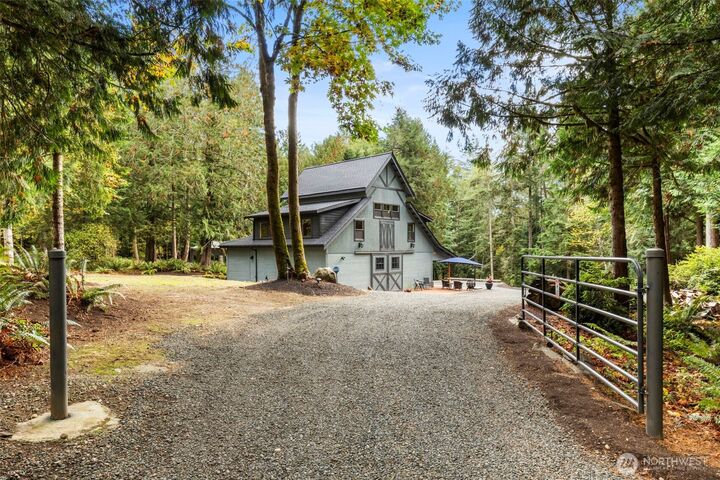 Property Photo: 7698 Westerly Lane NE WA 98110