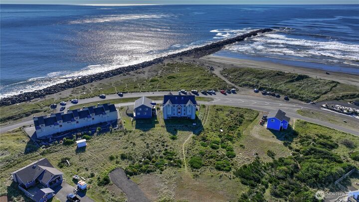 Property Photo: 1599 E Ocean Shores Boulevard 3 WA 98569