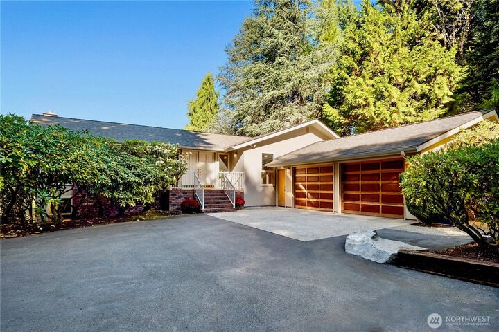 Property Photo: 860 SW 174th Street WA 98166