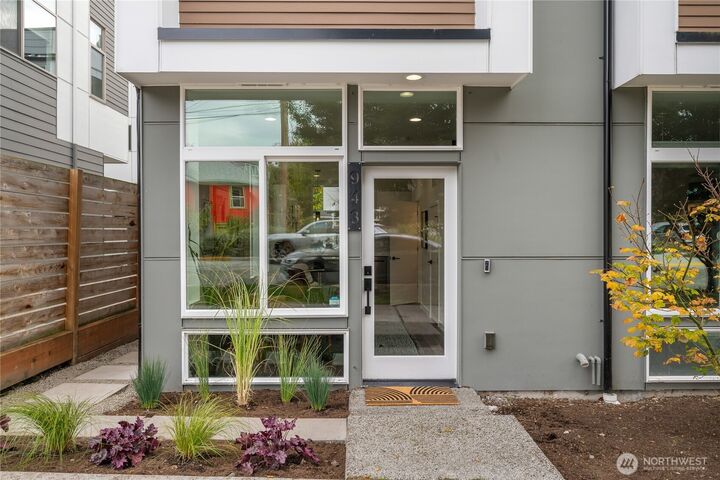 Property Photo: 943 NW 56th Street WA 98107
