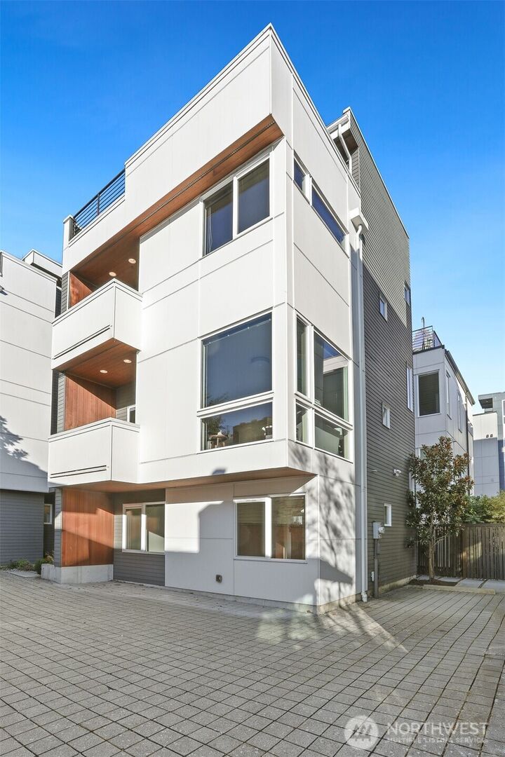 2426 B NW 64th  Seattle WA 98107 photo