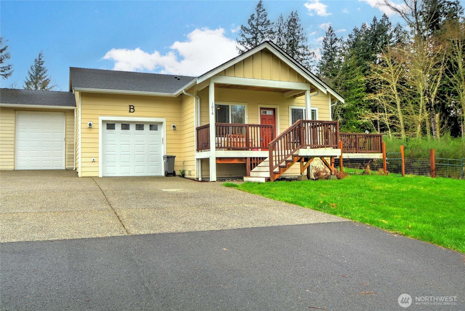 Property Photo:  1016  288th Street NW B  WA 98223 